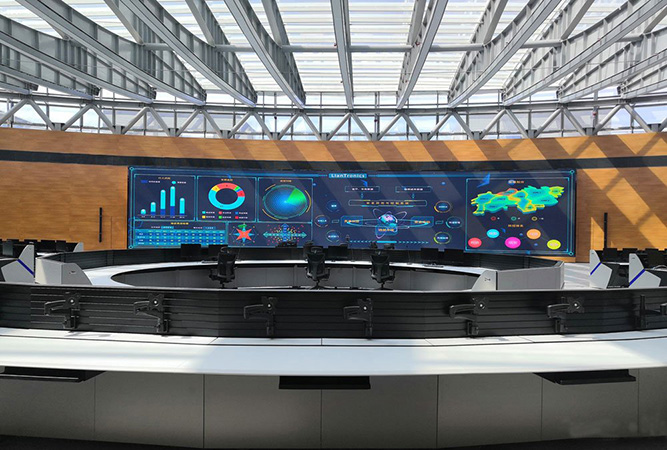 西咸新區(qū)灃東云計算數(shù)據(jù)中心 P1.5小間距監(jiān)控指揮　面積７０平方